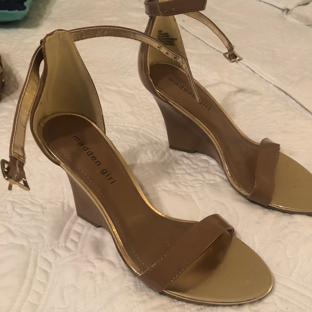 Tan wedges